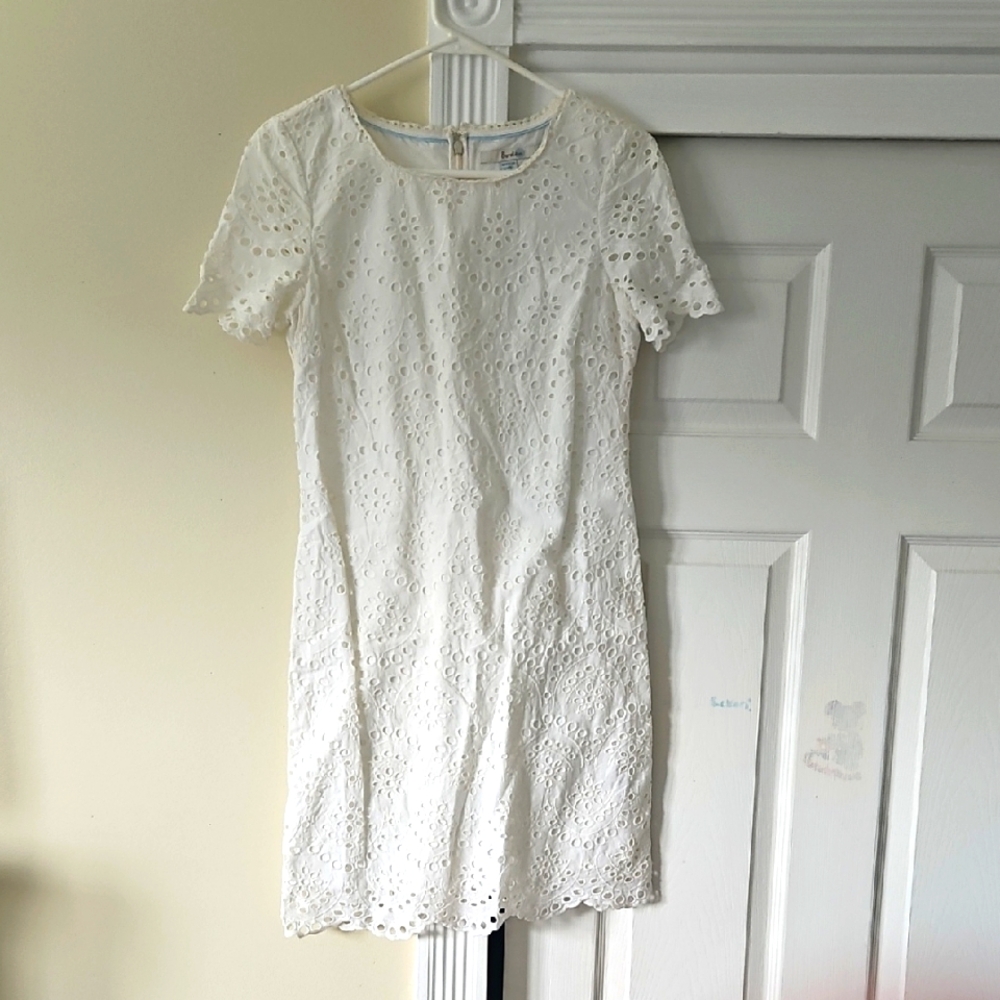 Elegant White Lace Dress